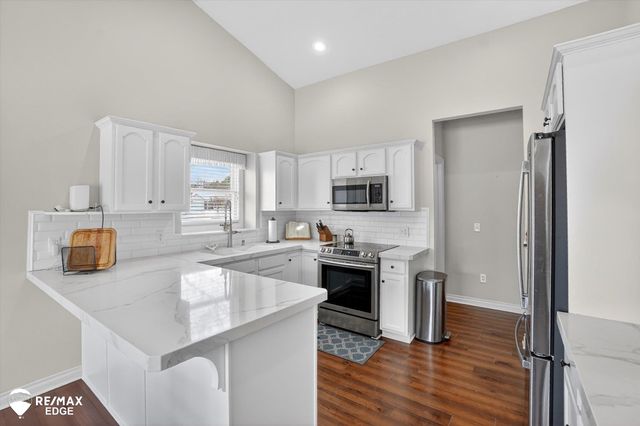 3175 Ivy Lane, Grand Blanc, MI 48439