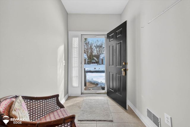 3175 Ivy Lane, Grand Blanc, MI 48439