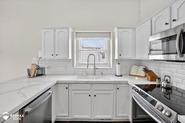 3175 Ivy Lane, Grand Blanc, MI 48439