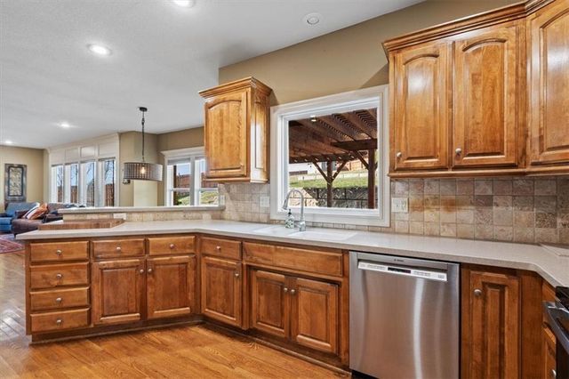 6942 CONSTANCE Street, Shawnee, KS 66216