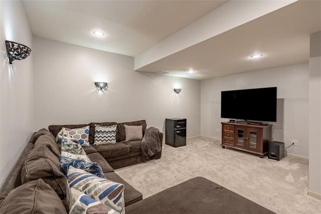 6942 CONSTANCE Street, Shawnee, KS 66216