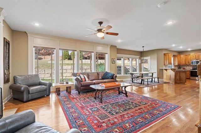 6942 CONSTANCE Street, Shawnee, KS 66216