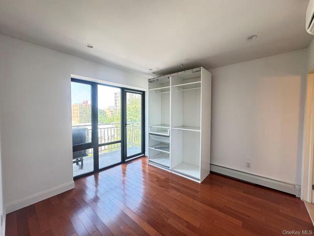 14456 Roosevelt Avenue 5A, Flushing, NY 11354