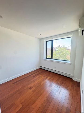 14456 Roosevelt Avenue 5A, Flushing, NY 11354