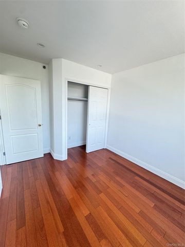14456 Roosevelt Avenue 5A, Flushing, NY 11354