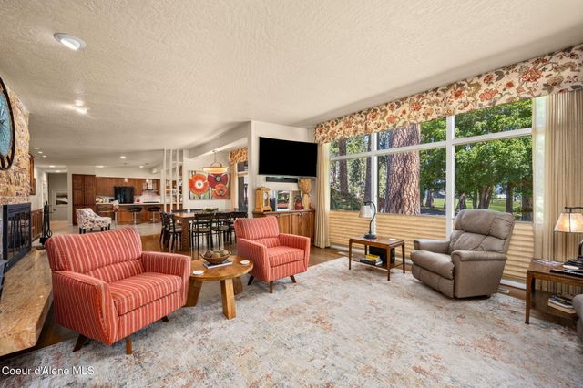 10095 N Pines RD, Hayden, ID 83835