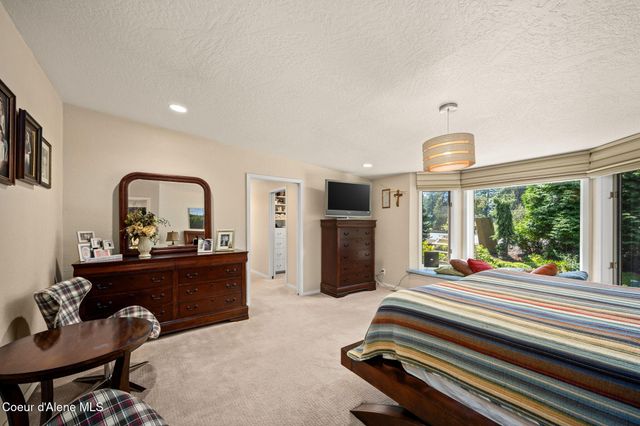10095 N Pines RD, Hayden, ID 83835
