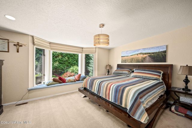 10095 N Pines RD, Hayden, ID 83835