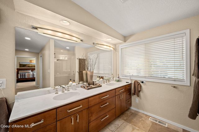 10095 N Pines RD, Hayden, ID 83835