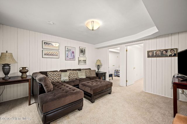 10095 N Pines RD, Hayden, ID 83835