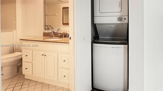 1400 SW 131st Way 305Q, Pembroke Pines, FL 33027