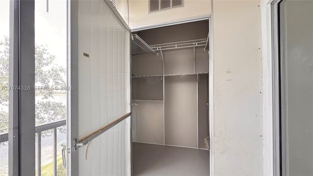 1400 SW 131st Way 305Q, Pembroke Pines, FL 33027