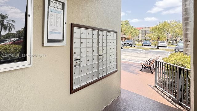 1400 SW 131st Way 305Q, Pembroke Pines, FL 33027