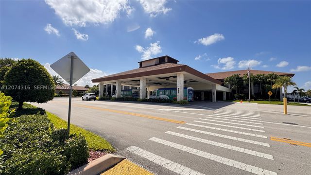 1400 SW 131st Way 305Q, Pembroke Pines, FL 33027