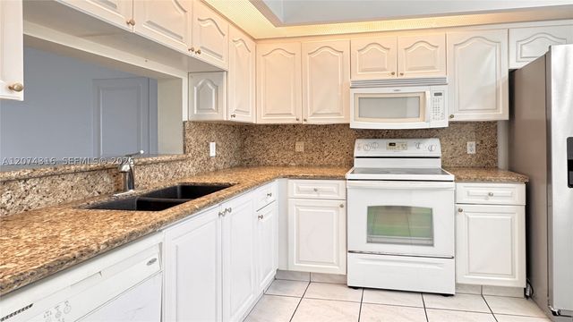 1400 SW 131st Way 305Q, Pembroke Pines, FL 33027