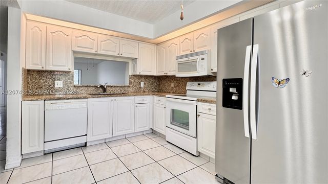 1400 SW 131st Way 305Q, Pembroke Pines, FL 33027