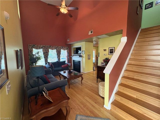 218 Silver Creek Trail, Kernersville, NC 27284