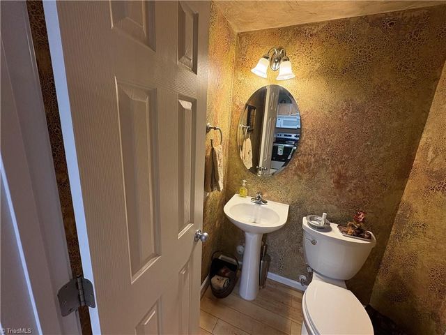 218 Silver Creek Trail, Kernersville, NC 27284