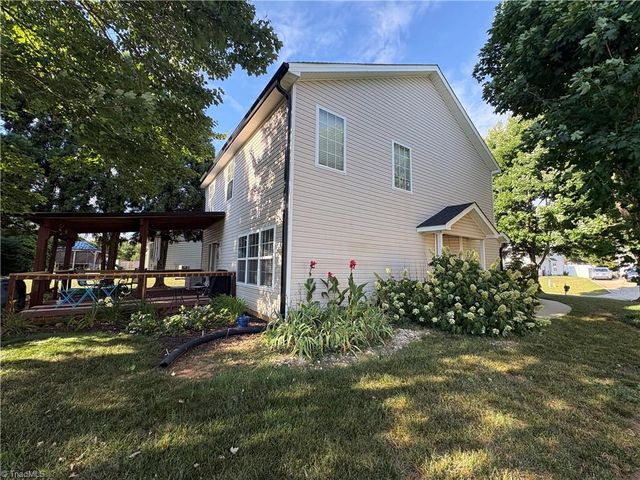 218 Silver Creek Trail, Kernersville, NC 27284