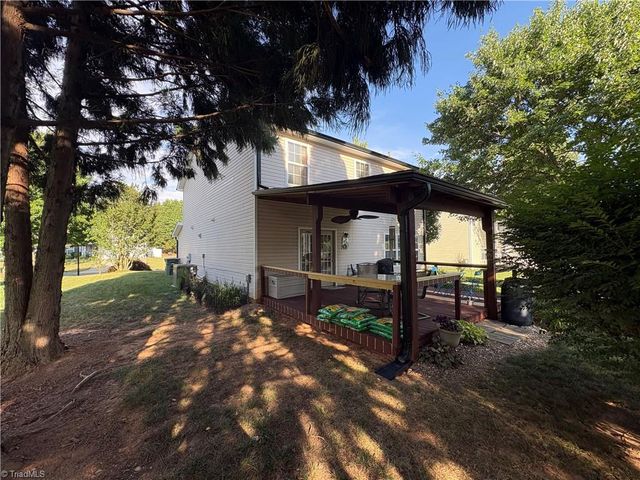 218 Silver Creek Trail, Kernersville, NC 27284