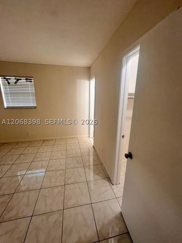 8704 NW 35th St 202, Coral Springs, FL 33065