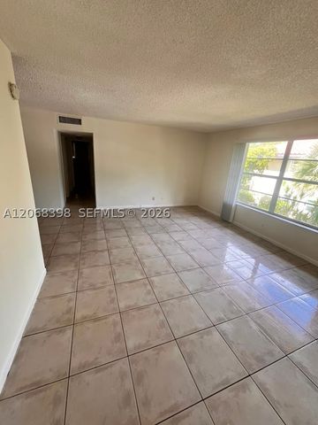 8704 NW 35th St 202, Coral Springs, FL 33065
