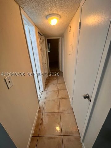 8704 NW 35th St 202, Coral Springs, FL 33065