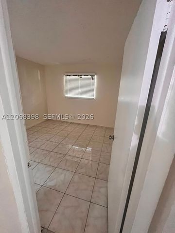 8704 NW 35th St 202, Coral Springs, FL 33065