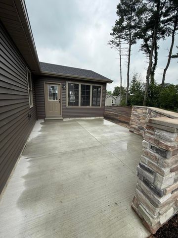 1622 Elderberry Street SE, Demotte, IN 46310