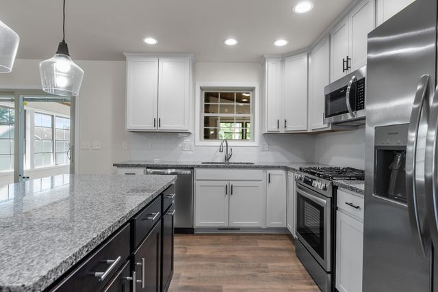 1622 Elderberry Street SE, Demotte, IN 46310