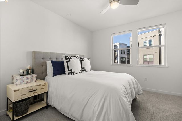 2836 Tradewind Dr, Alameda, CA 94501