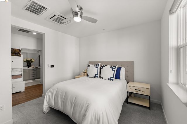 2836 Tradewind Dr, Alameda, CA 94501