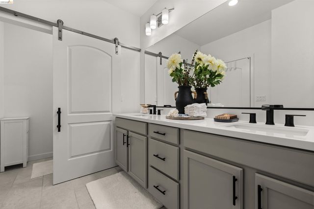 2836 Tradewind Dr, Alameda, CA 94501