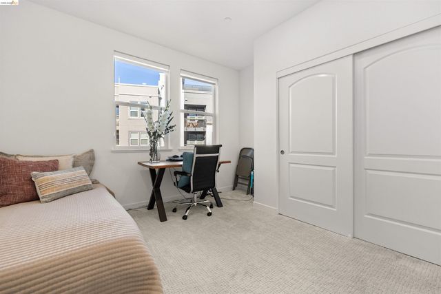 2836 Tradewind Dr, Alameda, CA 94501