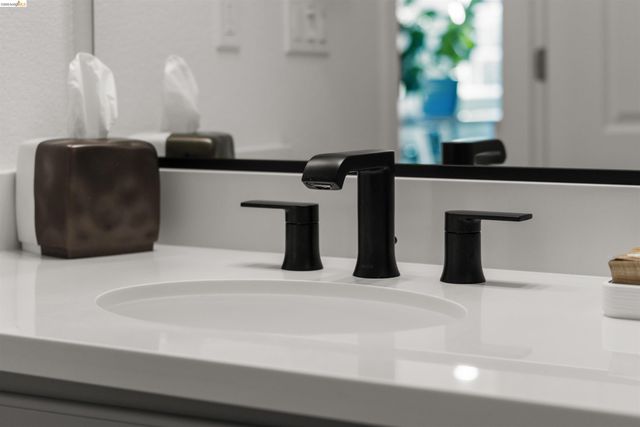 2836 Tradewind Dr, Alameda, CA 94501