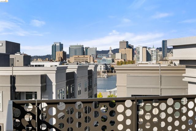 2836 Tradewind Dr, Alameda, CA 94501