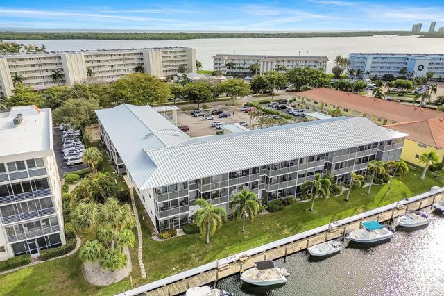 37 Yacht Club Drive 303, North Palm Beach, FL 33408