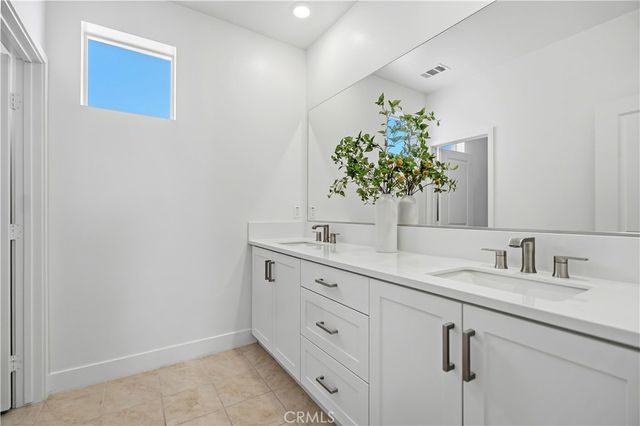 218 Tank, Irvine, CA 92618