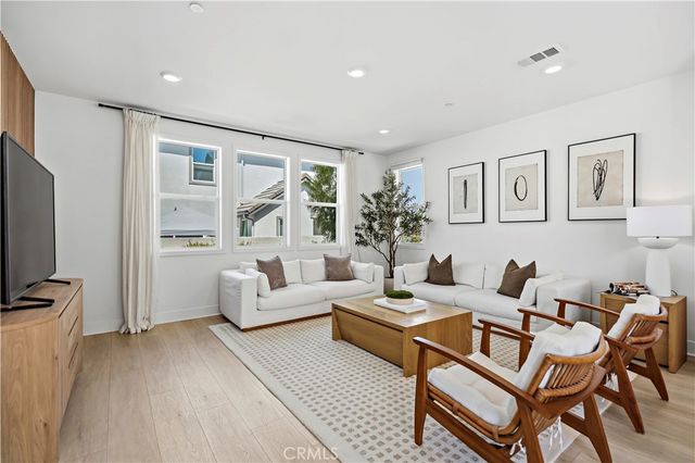 218 Tank, Irvine, CA 92618