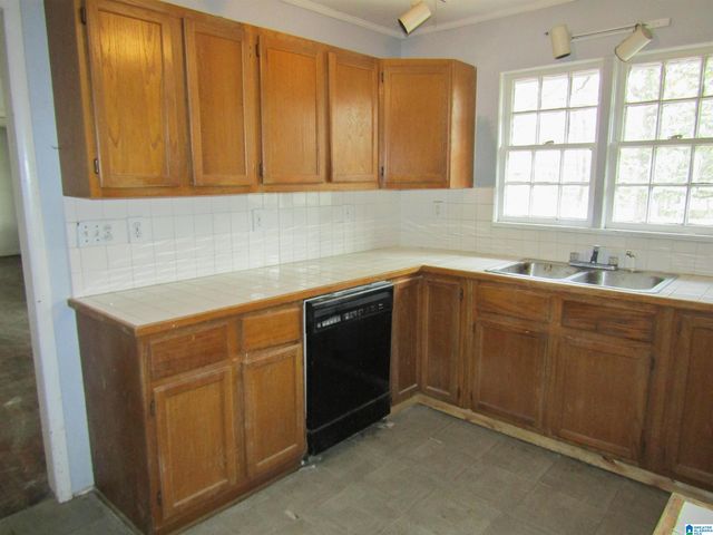 1712 2ND STREET NW, Center Point, AL 35215