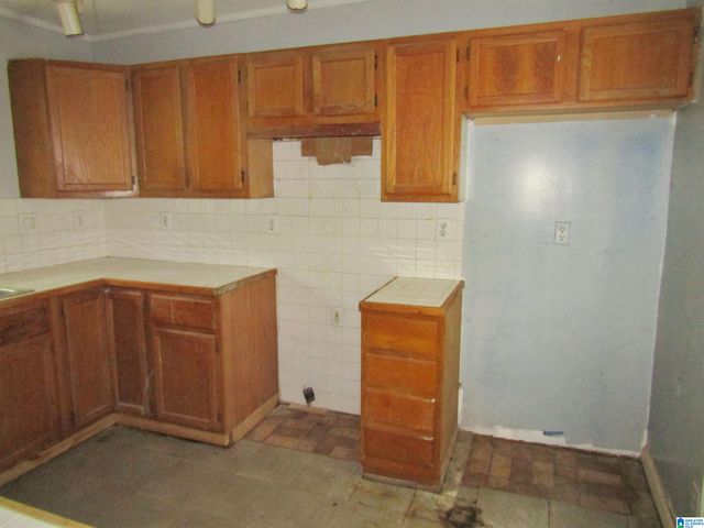 1712 2ND STREET NW, Center Point, AL 35215