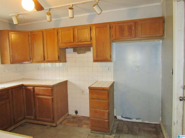 1712 2ND STREET NW, Center Point, AL 35215