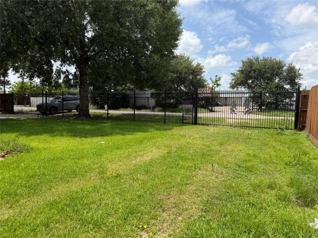 6009 Maple Street, Houston, TX 77074