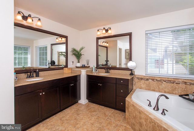 3012 LAKE FOREST DR, Upper Marlboro, MD 20774