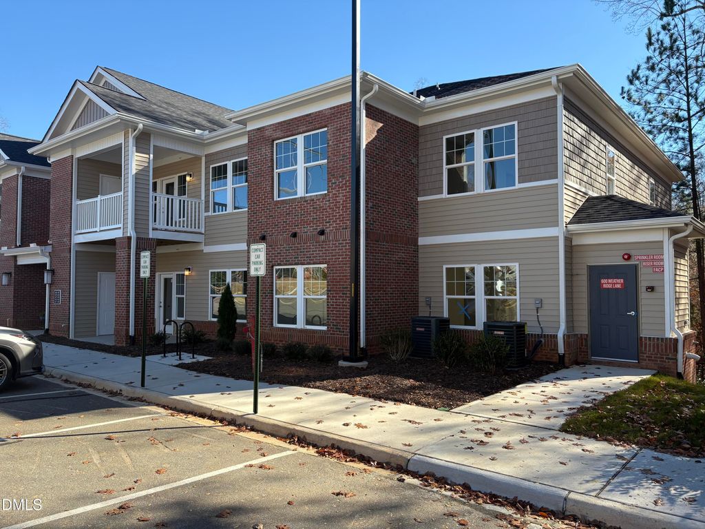 618 Weather Ridge Lane 28, Cary, NC 27513