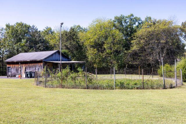 2084 Kidd Rd, Nolensville, TN 37135