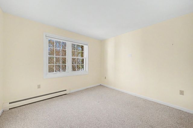 332 Parkside Rd Unit 3, New London, NH 03257