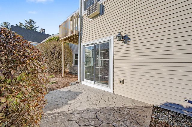 332 Parkside Rd Unit 3, New London, NH 03257