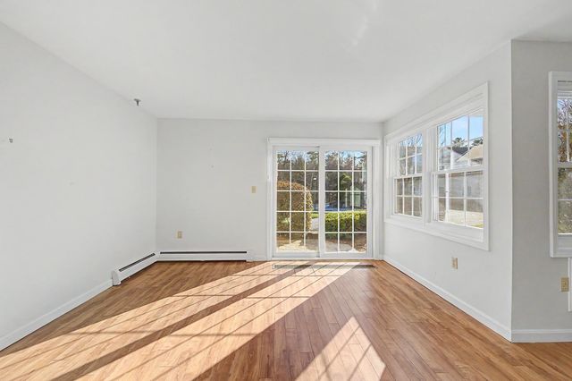 332 Parkside Rd Unit 3, New London, NH 03257
