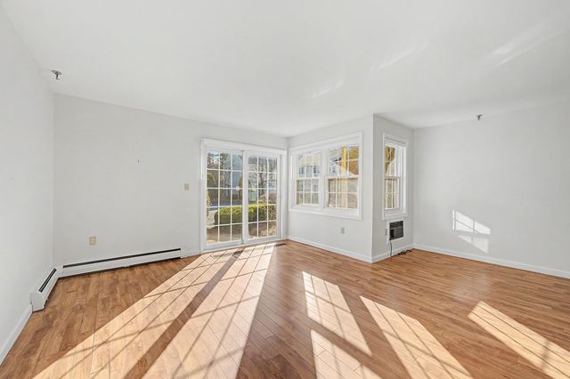 332 Parkside Rd Unit 3, New London, NH 03257